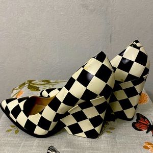 Aldo Checkered Black White Wedge Heeled Shoes Size 5
